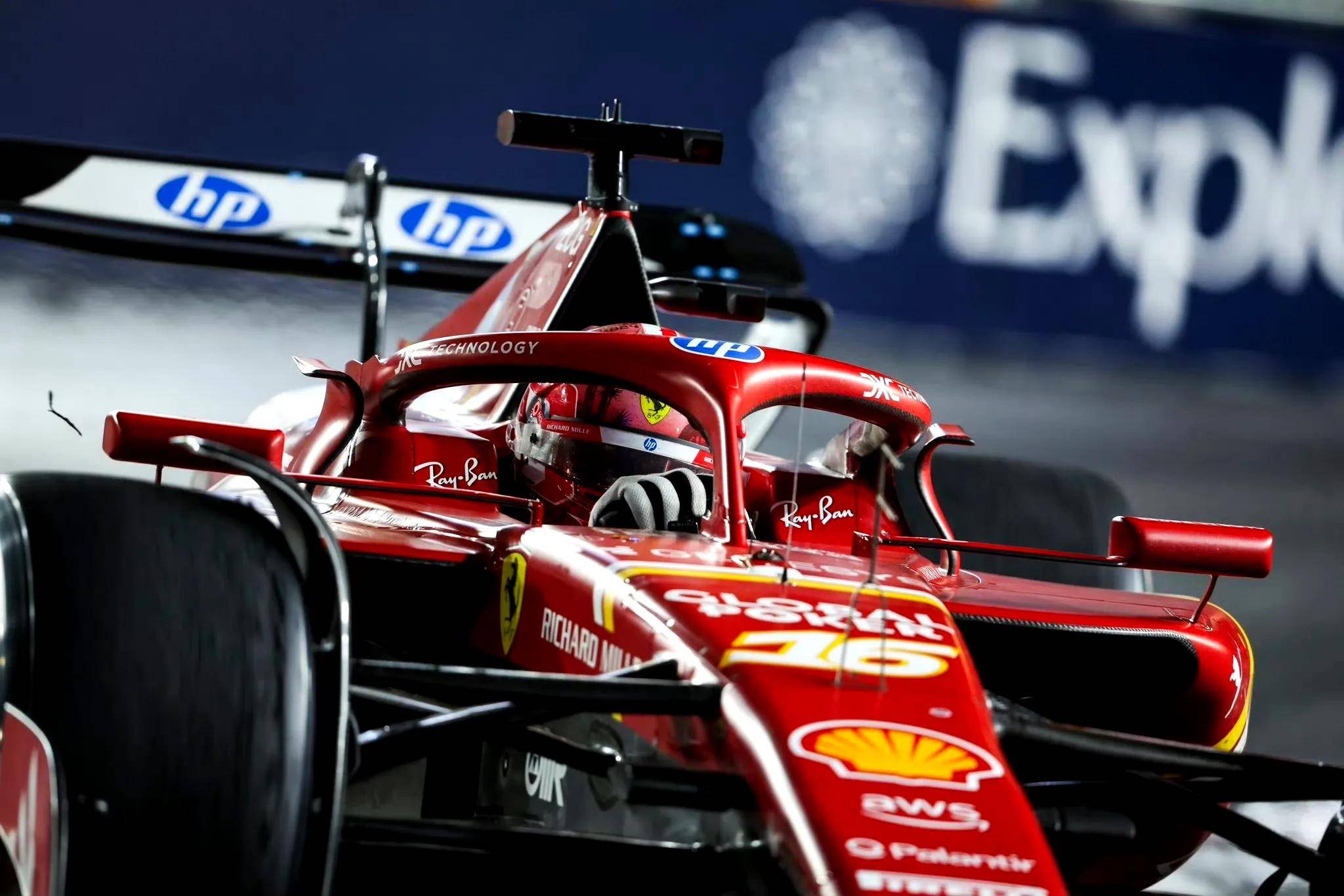 索伯车队完胜雷诺车队，佩雷兹点燃赛场