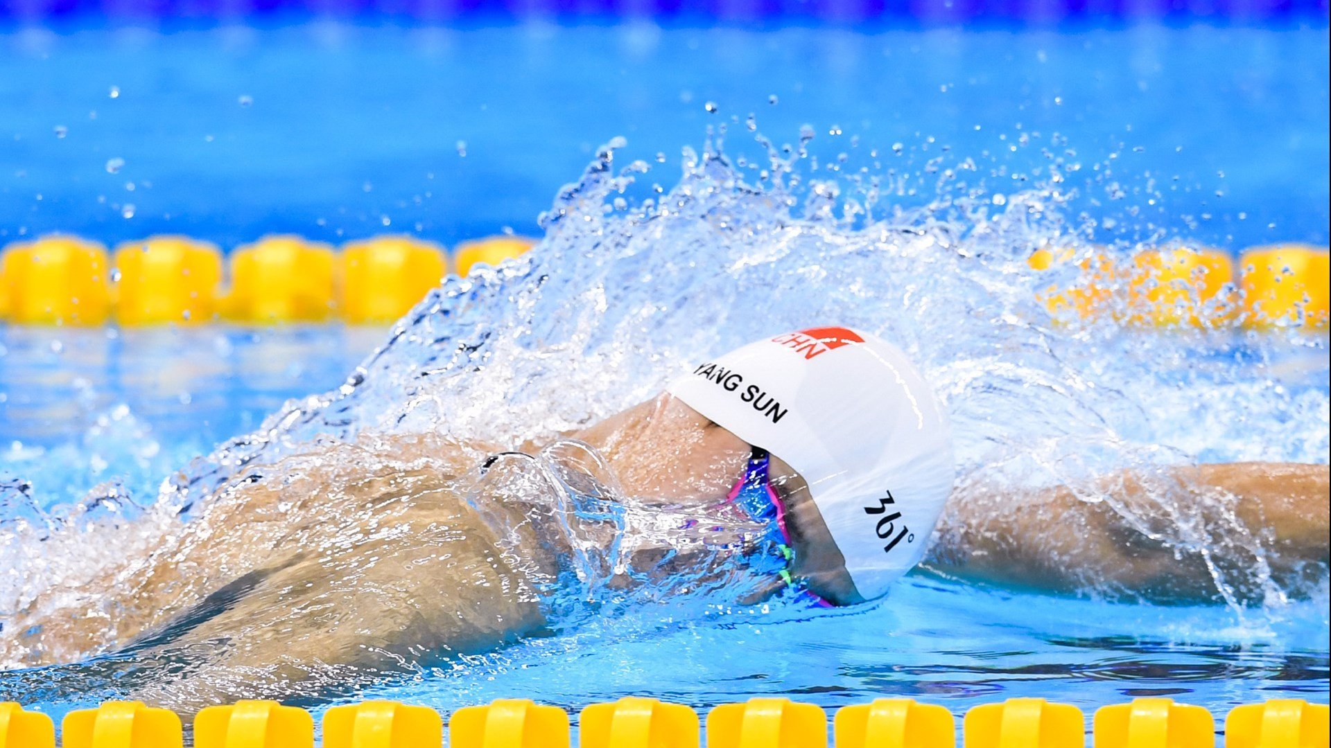 赛道与球场，马克西的F1统治与浙江队的团队压制