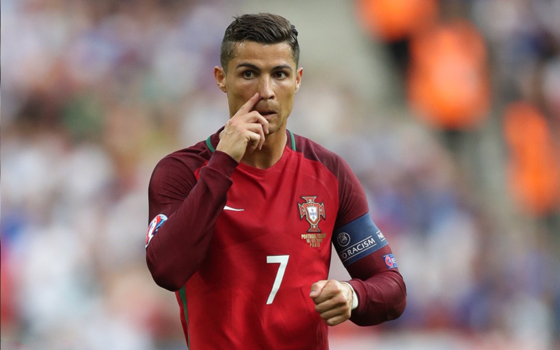 爱游戏-希腊带走马里，拉亚全场最佳无争议，当神话照进绿茵场