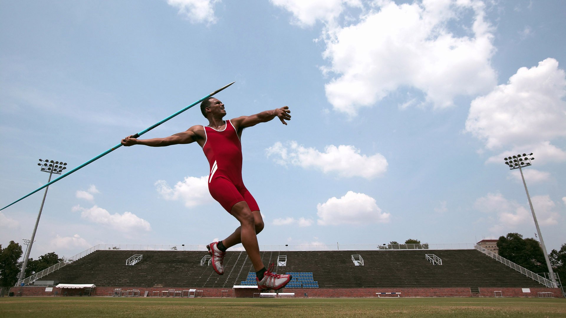 西甲国家德比之夜，当巴斯托尼的沉默，成为震碎银河的惊雷