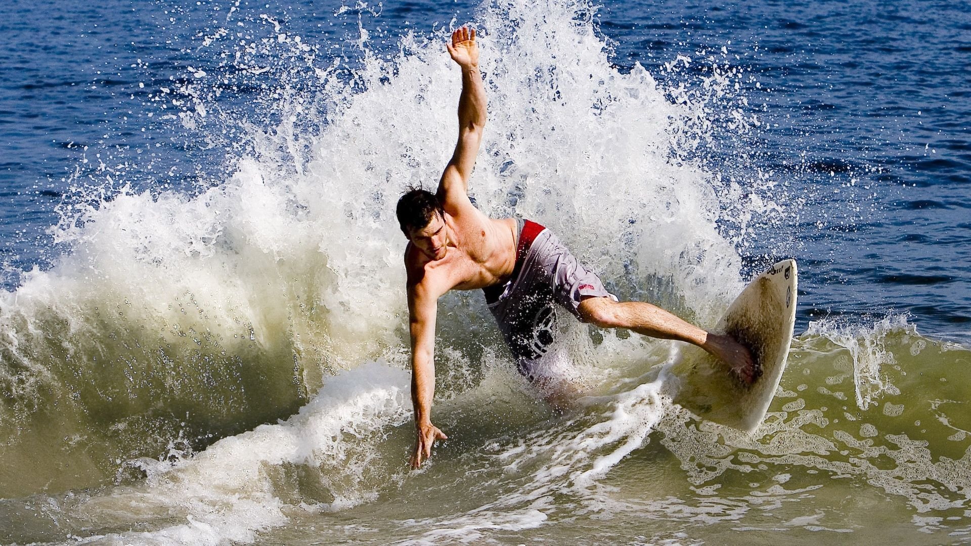 巴雷拉稳定输出不掉线，玻利维亚从里昂带走的不止三分